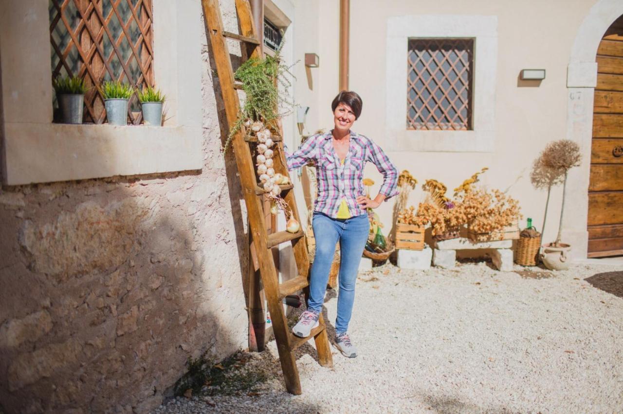 Dimora Dell'Arte Hotel Navelli Exterior photo